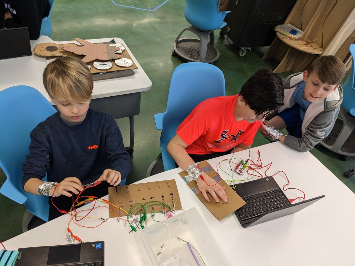 🅼🆁. 🅵🅾🅶🅻🅴 tweet media