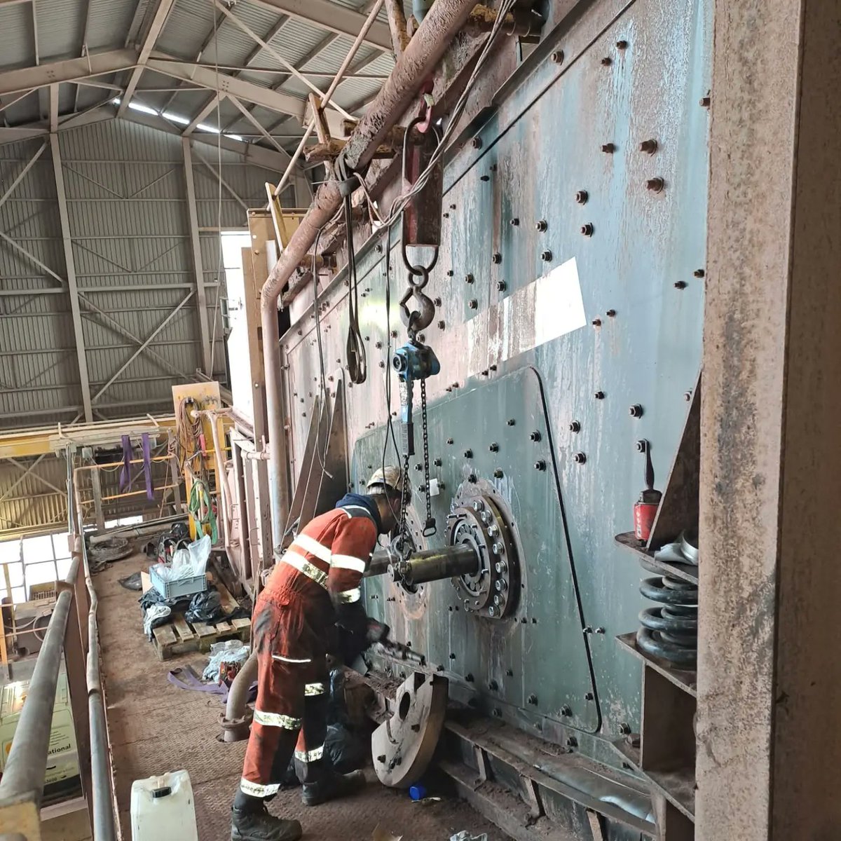 Crane hire solutions tweet media