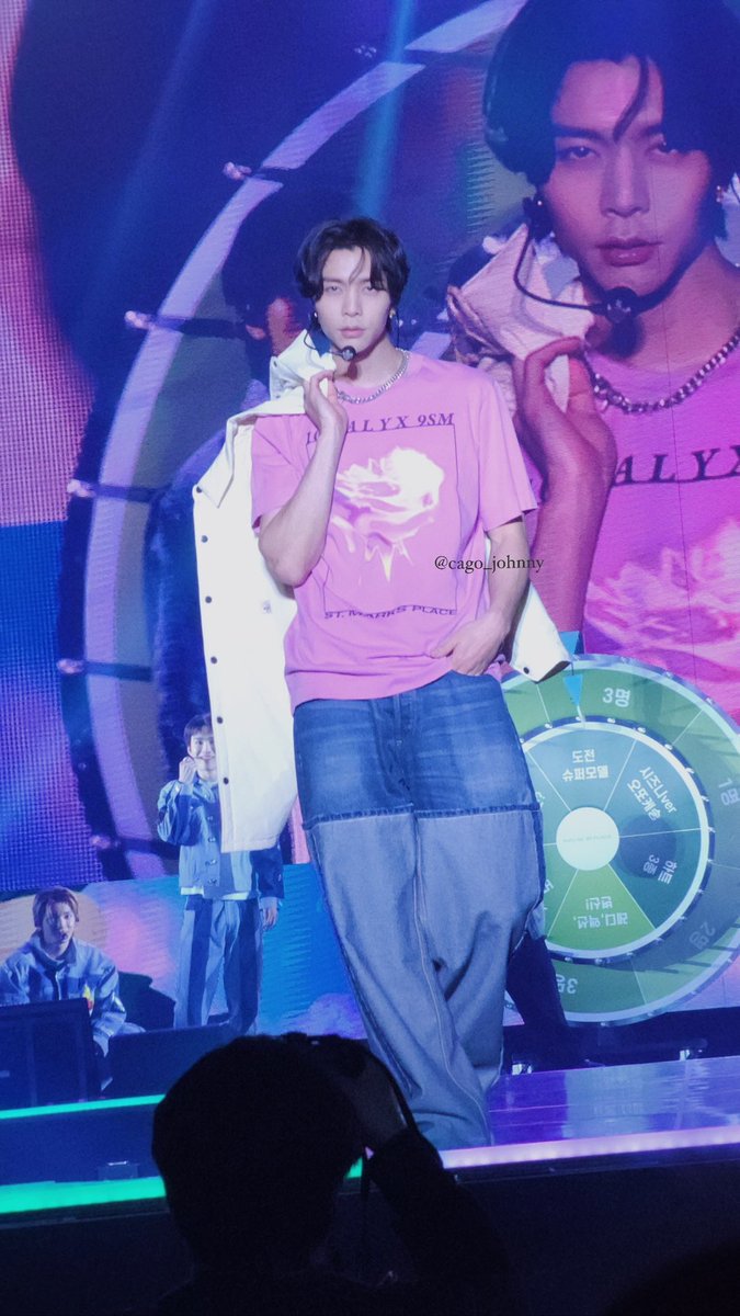 bok209's tweet photo. 쟈니가 런웨이를 가야지 누가 가겠어 https://t.co/I3qkccDOjx