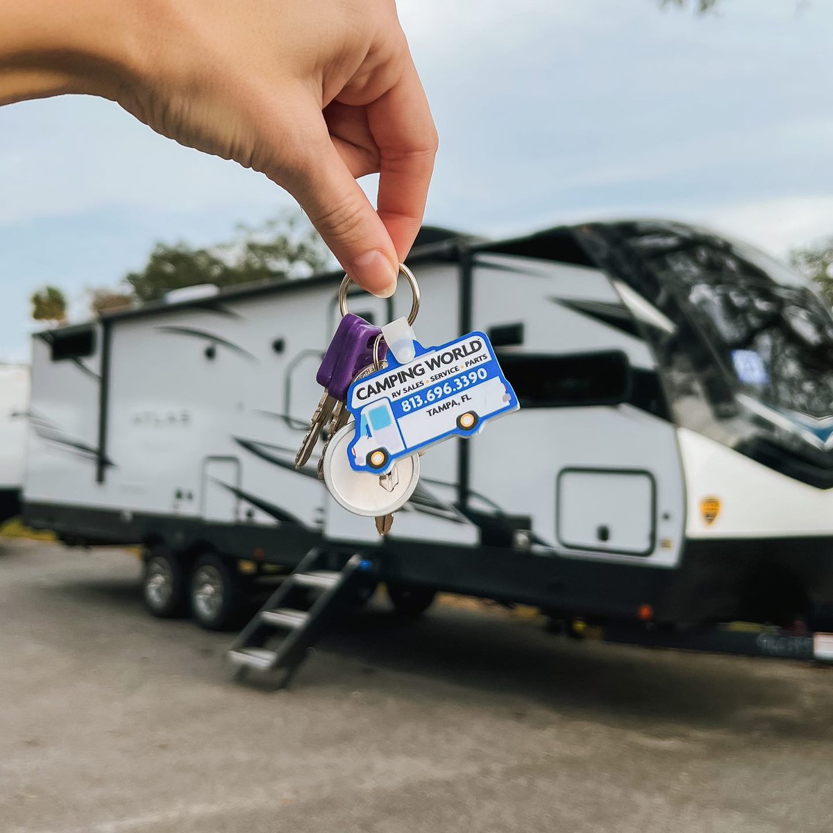 CampingWorld's tweet photo. rt if u would https://t.co/sNdns6uCRr