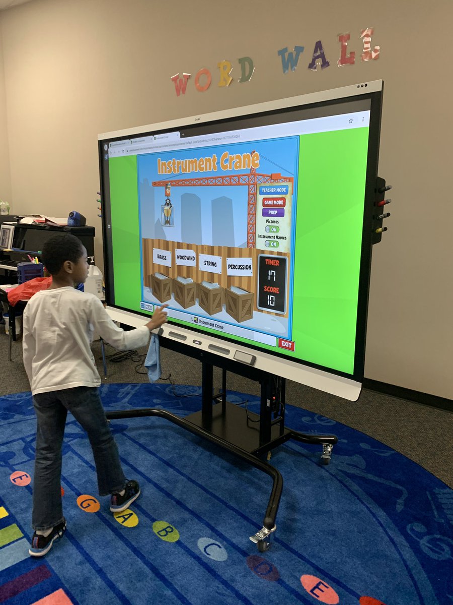 LegendreMusic's tweet photo. @JSE_Sharks are loving the new smart board! Especially when using @Quaver_Ed student interactives🦈 https://t.co/Vh4f6TFgah