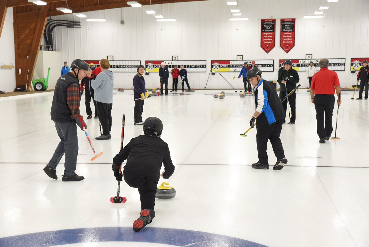 torontocurling tweet picture