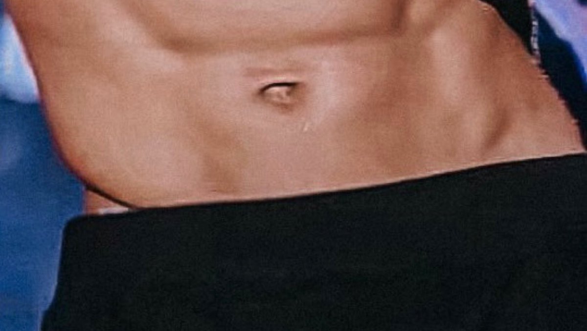 librafolders's tweet photo. jimin’s v line ♡ https://t.co/kLVhenyQgV