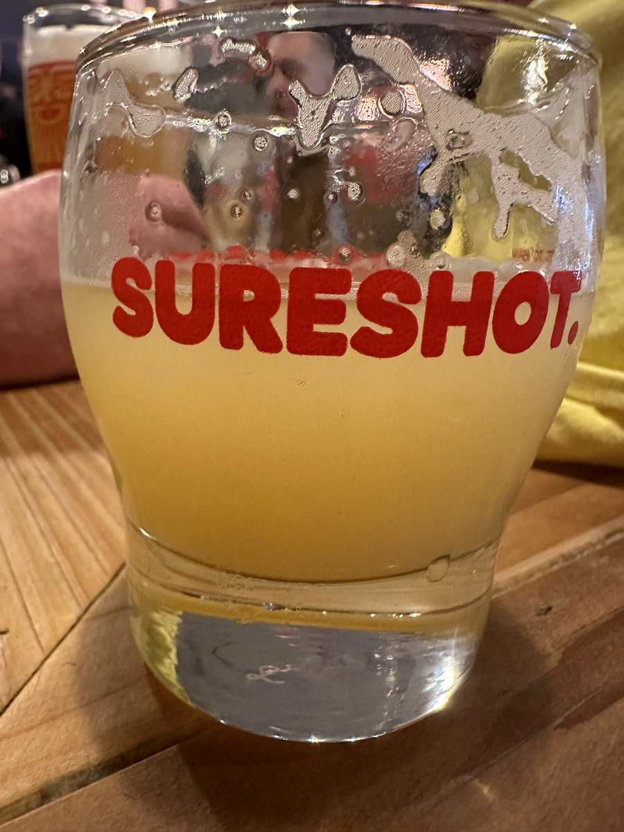 KathTeas's tweet photo. How nice is this glass ! Have you seen these @AdlingtonBeerC https://t.co/u7QZYUspnP
