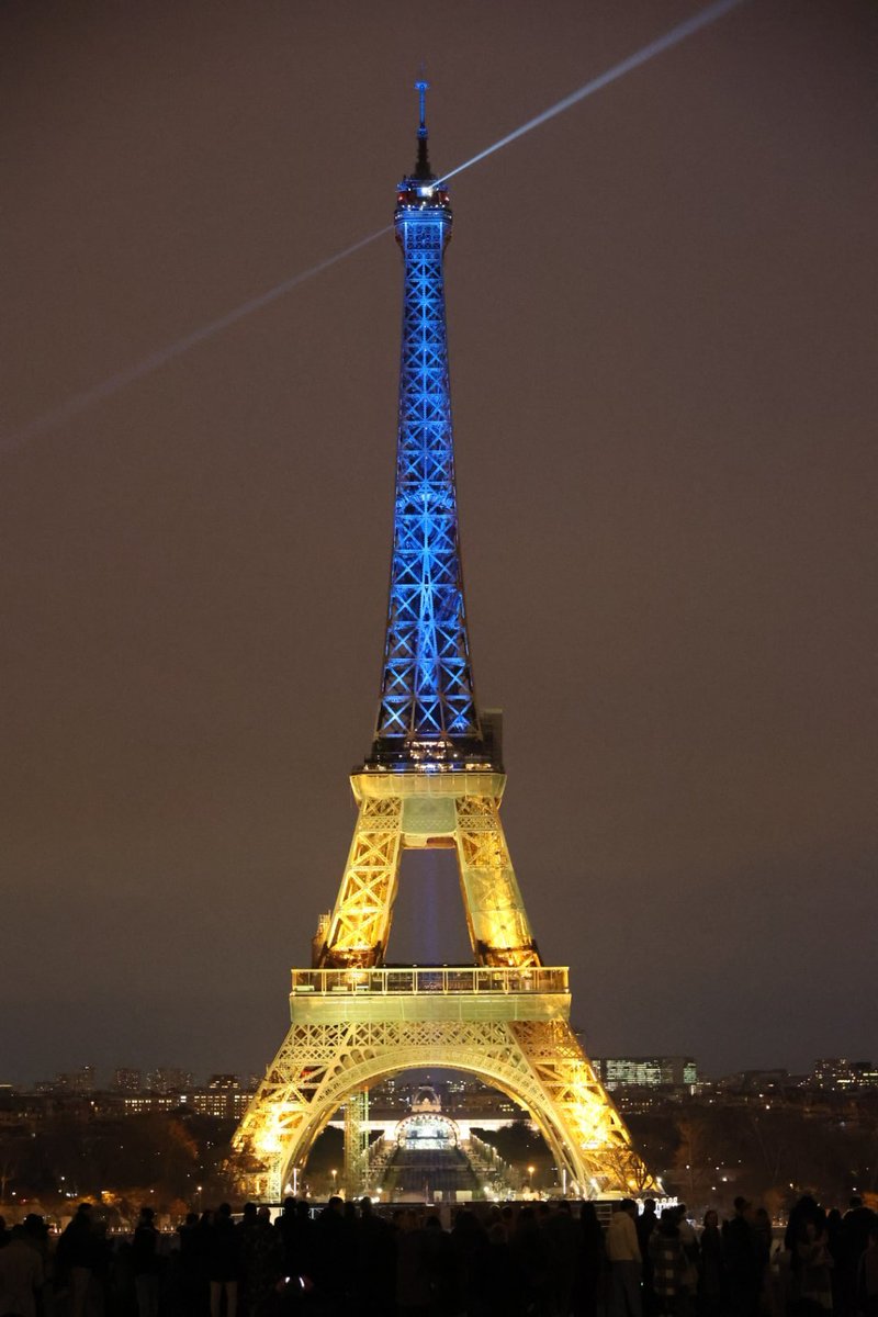 Paris now 💛💙
#standwithUkraine #citieswithUkraine

📷@Paris