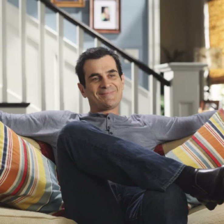 the mlm of the day is Phil Dunphy from modern family!! He is bisexual (implied)