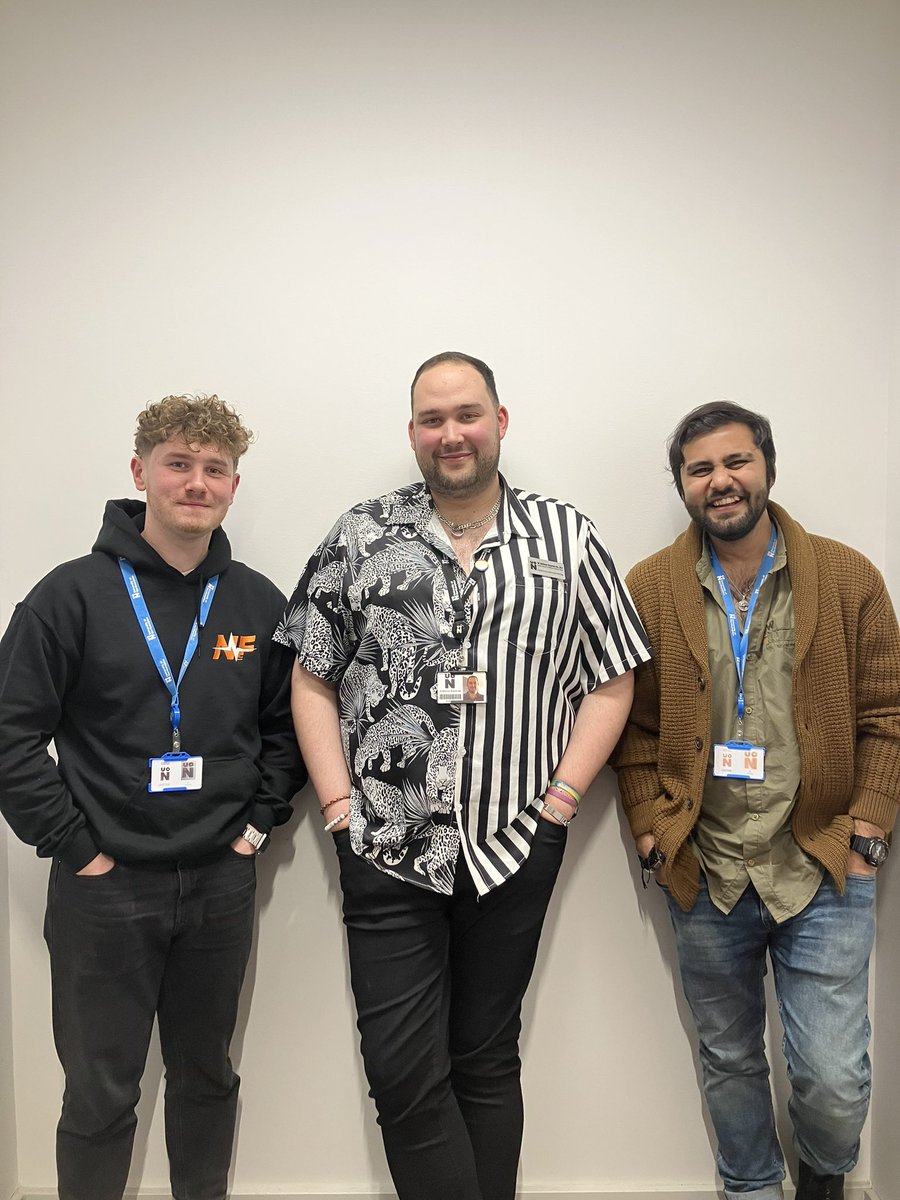 media_uon's tweet photo. As #ChangingFuturesWeek continues, @ATStepniak welcomed 2 of his former @media_uon students Vyom & Joe to talk to our current students about their course experiences and how it helped them gain permanent employment in a media studio / set up their own media business #UON https://t.co/cqxZDAuu7L