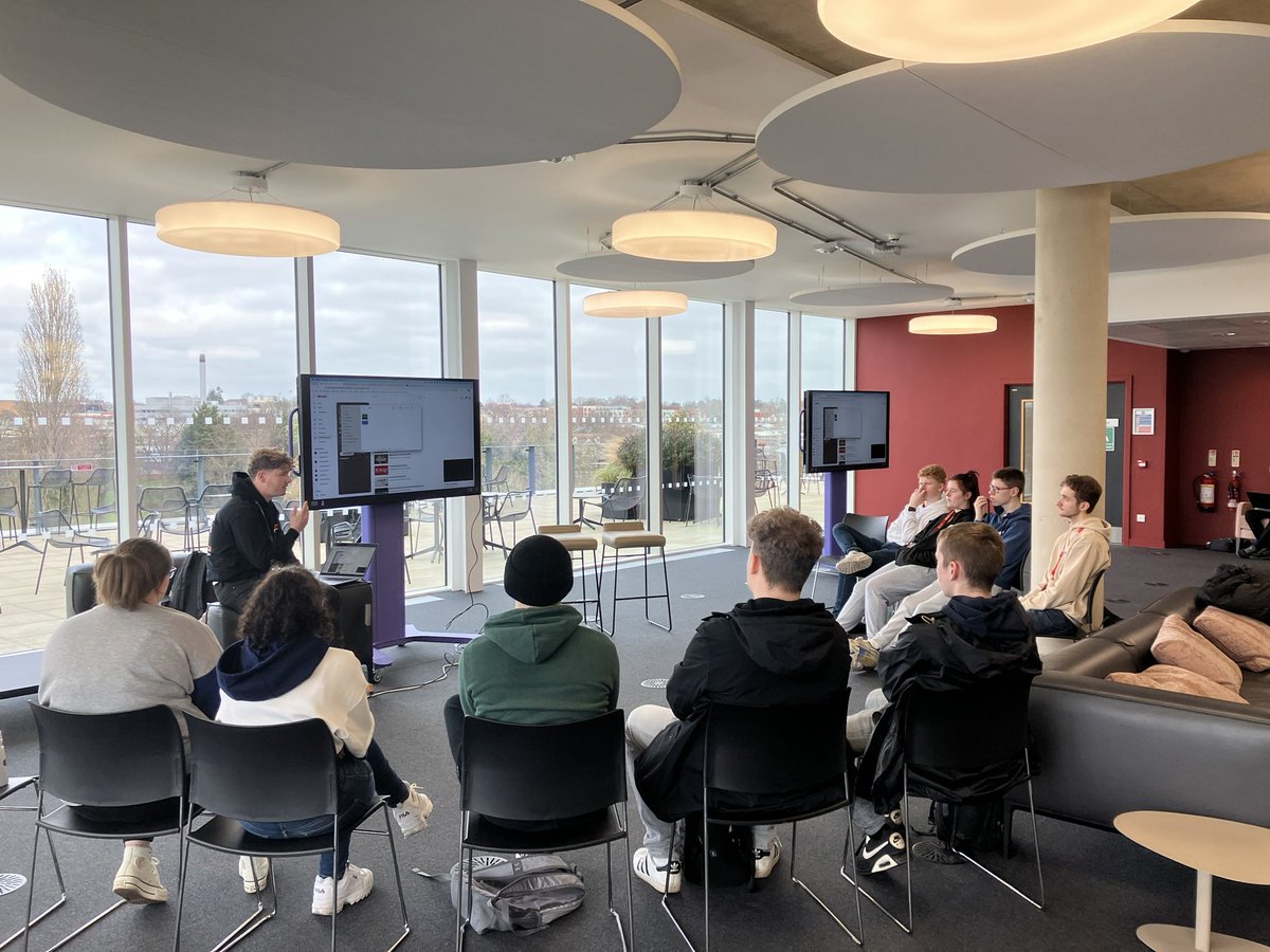 media_uon's tweet photo. As #ChangingFuturesWeek continues, @ATStepniak welcomed 2 of his former @media_uon students Vyom & Joe to talk to our current students about their course experiences and how it helped them gain permanent employment in a media studio / set up their own media business #UON https://t.co/cqxZDAuu7L