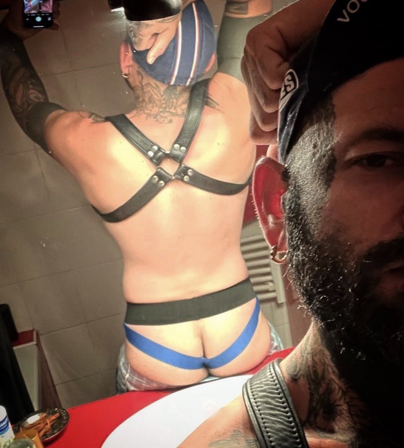 TOPBBKXL's tweet photo. et voilà le verso vous préférez ma 🍆 ou mon 🍑 ? 

RT si tu veux jouer avec mon cul 
 @FrenchiesButts 
@hotfitmenonly 
@FCKNCOM https://t.co/2VXmg6H5q9