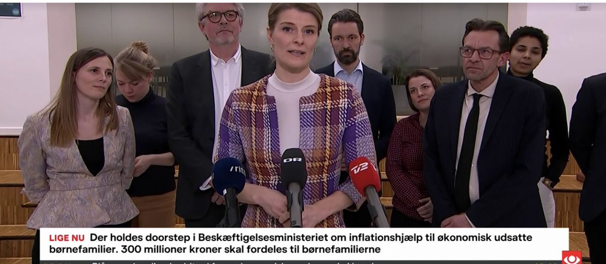 ThomsenNinna's tweet photo. Ny inflationspakke hjælper 40.000 børn - børn der lever i fattigdom. Tak 🙏 Desværre mister de samme familier samtidig det midlertidige børnetilskud. Tudetosset. Mit håb er at I snart lander ny kontanthjælpsaftale, så de sårbare familier snart kan få sikkerhed om deres økonomi https://t.co/5l7PxBGjgw