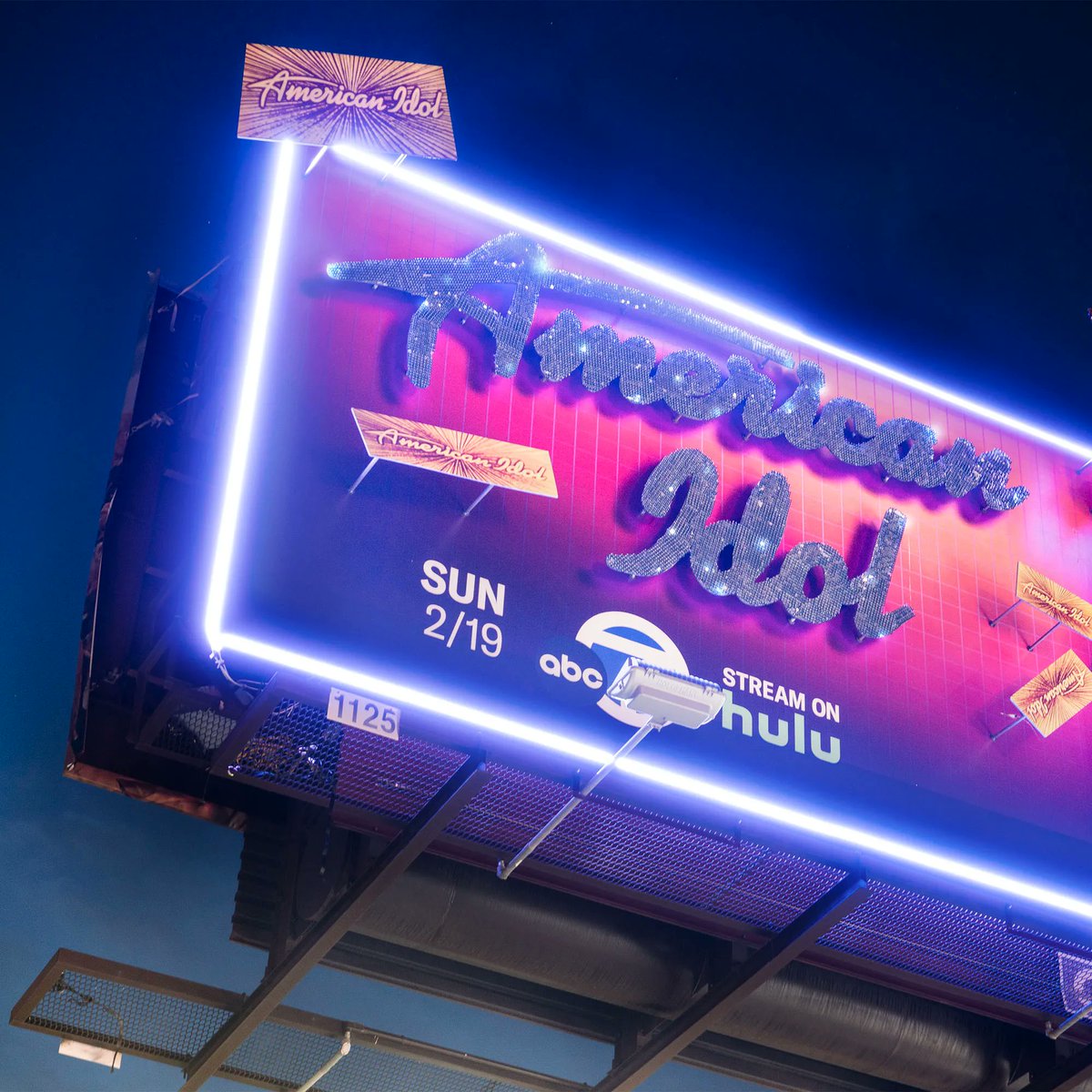 pchagencyla's tweet photo. All of the lights (all of the lights).

@AmericanIdol #PCHagencyLA #PrimaryLA #marketing #advertising #agency #creativeagency #creativelydriven #creativesolutions #creative #adaptive #adaptivecreative #finishing #OOH #billboard #neon https://t.co/BVAoYHfaVW