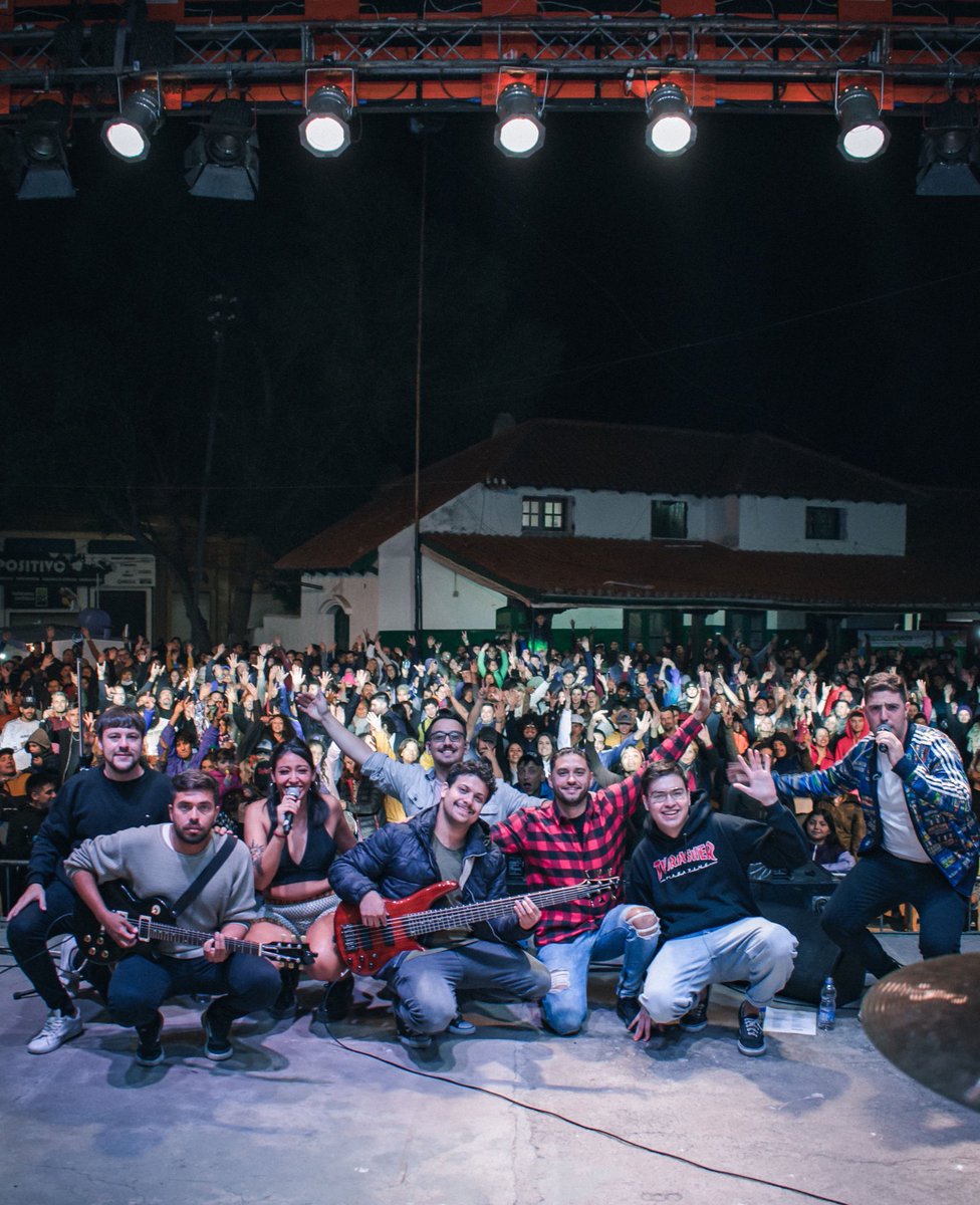 PlaymobilCumbia's tweet image. Así pasamos por el festival Alienígena 2023 👽🛸

Gracias a todos los que se divirtieron, bailaron y cantaron al compás de la banda!! y gracias @turismocapilla por invitarnos a esta hermosa fiesta 🎉 🙌🏻🙌🏻 

📸 Juan Mascia 

#capilladelmonte #fa2023 #cumbia #festivalalienigena