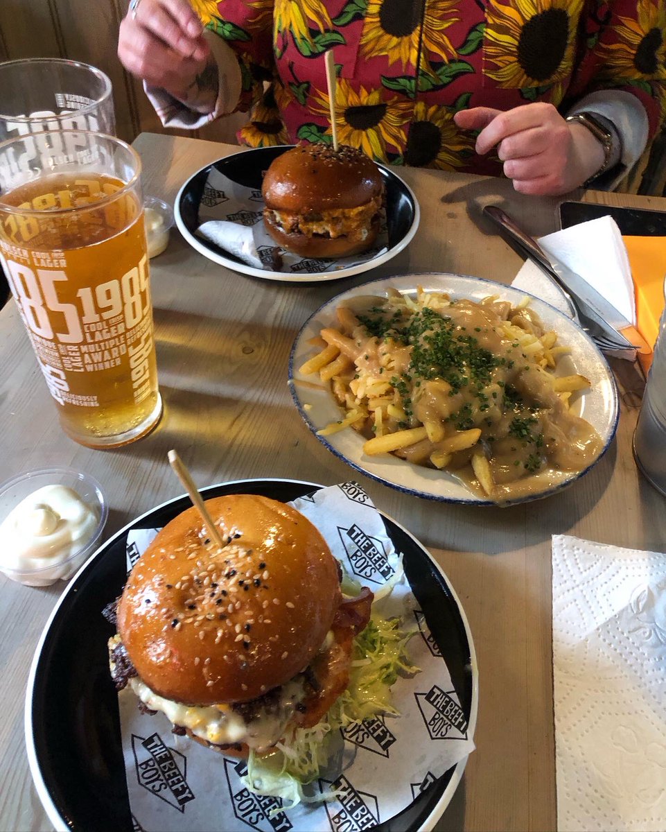 ActingfeverEm's tweet image. Defeated, but SO good🍔🤤 @thebeefyboys #TheBeefyBoysCheltenham