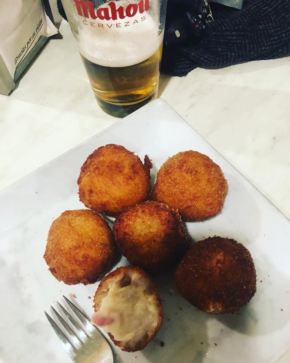 bartlebyt's tweet photo. No le puedes gustar a todo el mundo …  no eres una croqueta #casajulio #mahoudrid https://t.co/MyXOjvATjK