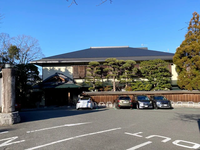 老舗高級旅館。お湯換え年2回だけで浴槽から基準値の最大3700倍のレジオネラ属菌が検出