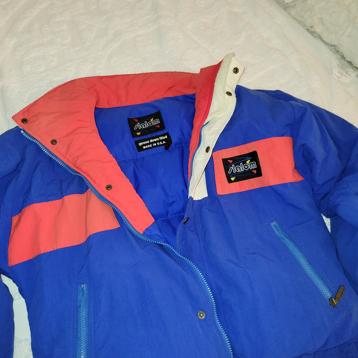 BlaineSword's tweet photo. Vintage Ski Jacket Puffer Jacket. Slalom Goose down filled. Made In The USA. Timberline Vintage.
#goosedown #redwhiteandblue #pufferjacket #skijacket #vintagejacket
https://t.co/Zcc2vRn5xj https://t.co/Cz6exHy1uy