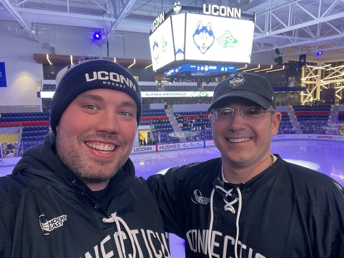 KSOB9188's tweet image. How do you do fellow kids? @MarcjzHARTFORD #IfTheresAWillTheresAWay #IceBus