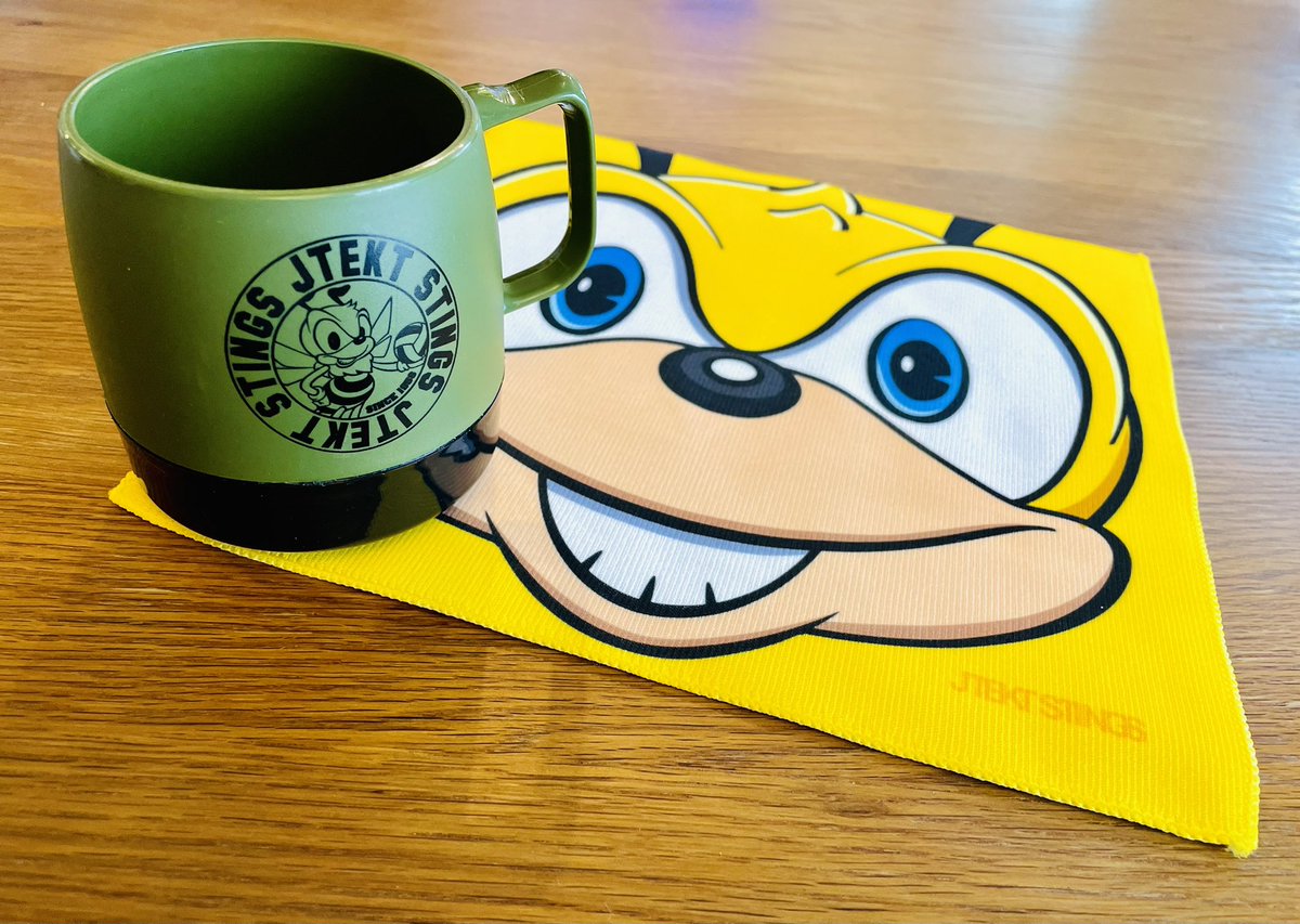 FreakyHS_info's tweet photo. ハロー。
#スティンビー　のグッズが届いたよ🐝
良い週末を～✨

Hello.
The mascot STINBEE goods have arrived.🐝
Enjoy weekend✨

#ジェイテクトstings
#DINEX https://t.co/6Gi3kMkot9
