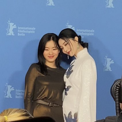 xxxwappxxx's tweet photo. 얘들아 .. 내눈앞에 이주영 판빙빙 실존 https://t.co/BnuhFyEqRf
