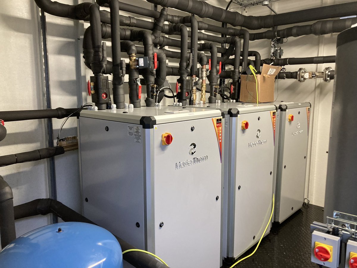 ThermalEarth's tweet photo. Final commissioning of this cascade of @MasterThermUK #gshp which is heating this facility in London. Peak capacity 146kW and all the energy being provided from the reservoir!! All source energy being absorbed via Energy Blades suspended under the boardwalk… 💻✨ https://t.co/bcyjm2XGtb