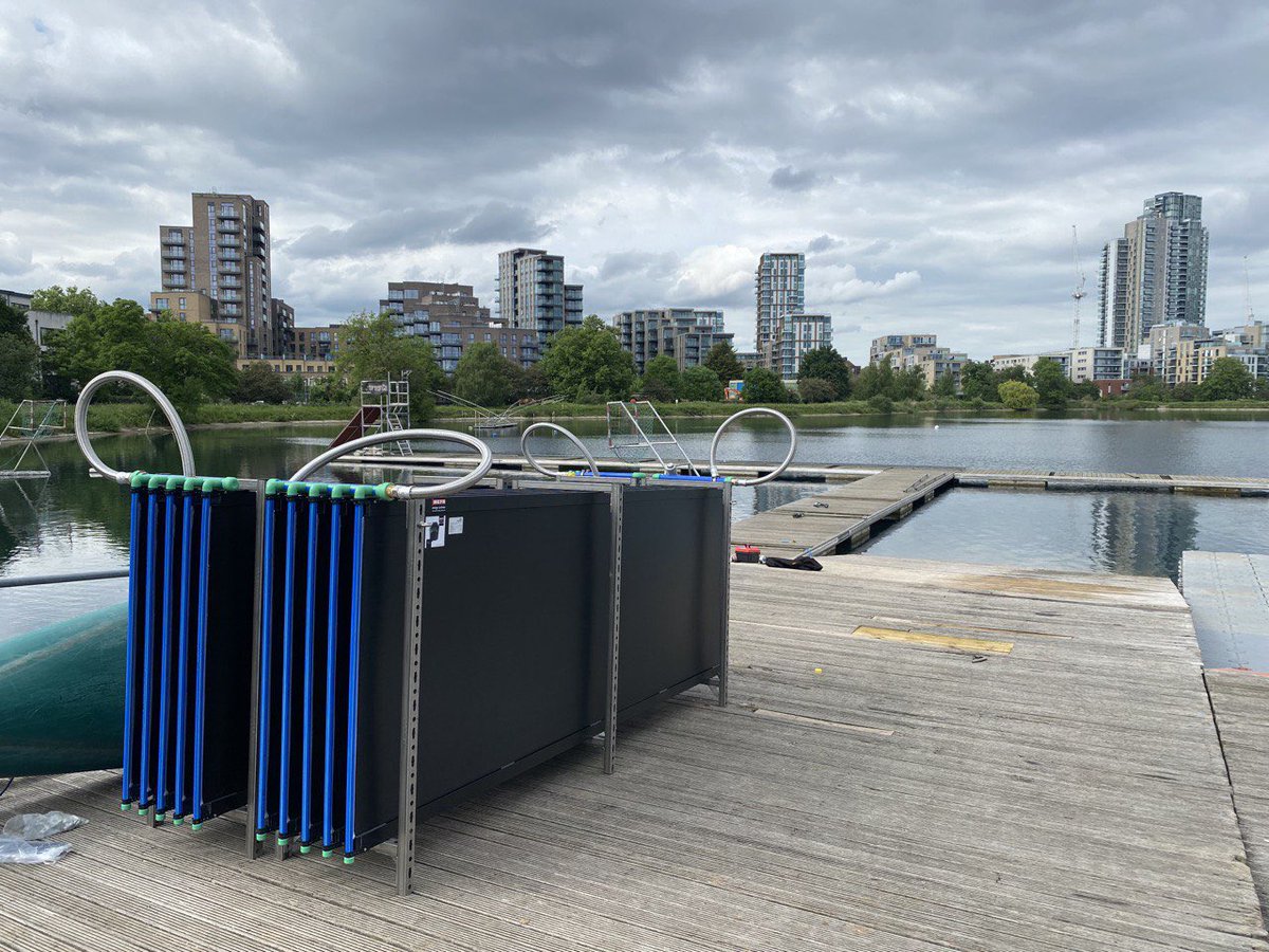 Final commissioning of this cascade of <a href="/MasterThermUK/">MasterTherm</a> #gshp which is heating this facility in London. Peak capacity 146kW and all the energy being provided from the reservoir!! All source energy being absorbed via Energy Blades suspended under the boardwalk… 💻✨