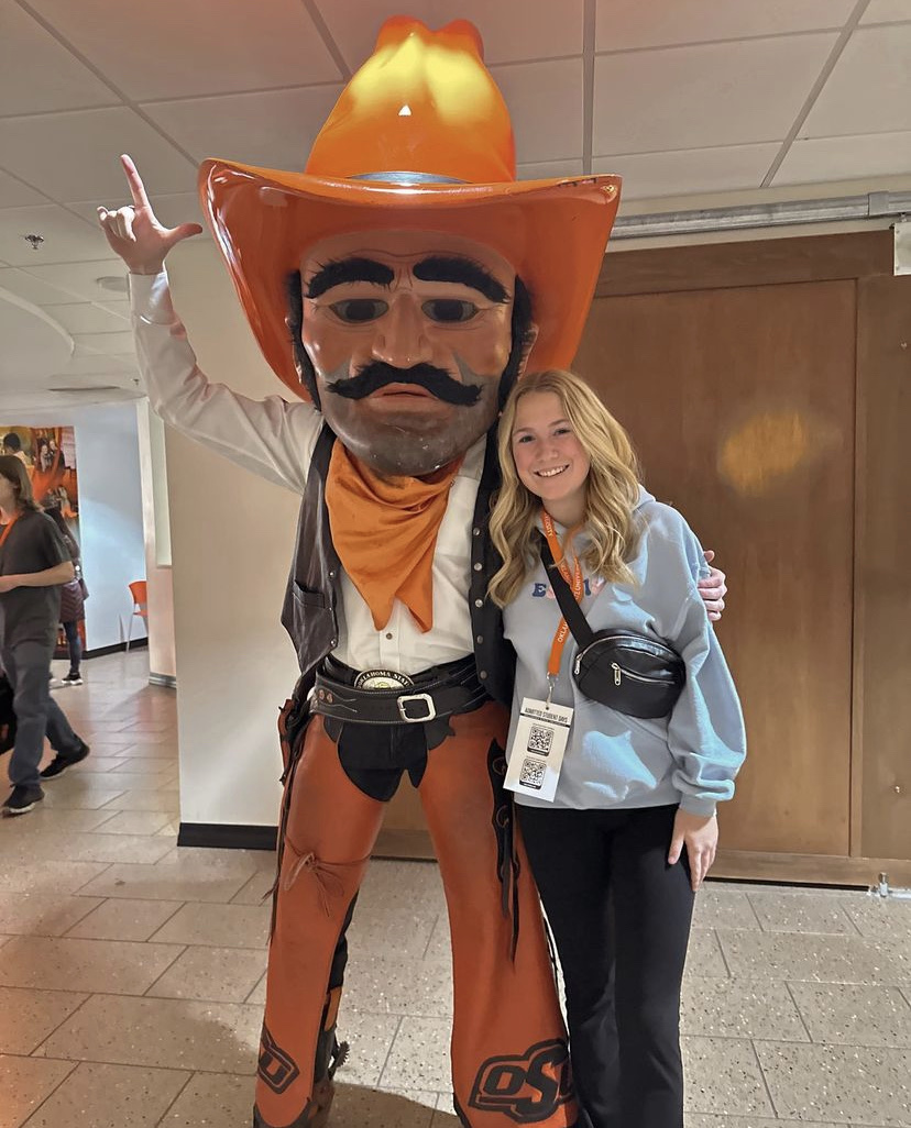 BeAnOSUCowboy's tweet photo. Drumroll please! 🥁 🥁 🥁 Congratulations to Elijah, Emily and Brooklyn, who've been randomly selected as winners for our giveaway. We enjoyed seeing all the photos from our first Admitted Student Days event. #okstate27 #StillyBound #okstate https://t.co/OGFeX4yZej