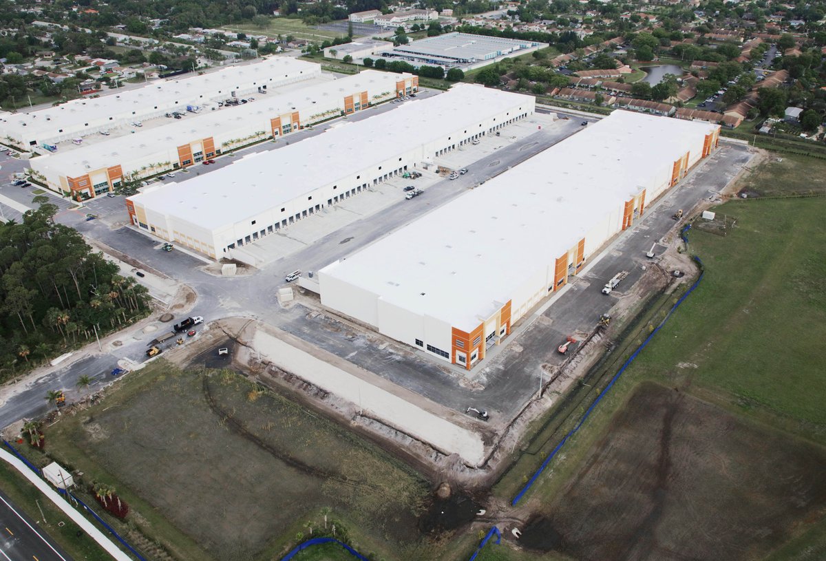 Airport Logistics Park offers easy access to I-95 and Florida’s Turnpike via Southern Boulevard. It’s central West Palm Beach location, puts all major Florida cities within reach.

#SouthFlorida  #WestPalmBeach  #Florida

mccraneyproperty.com/properties/sou…