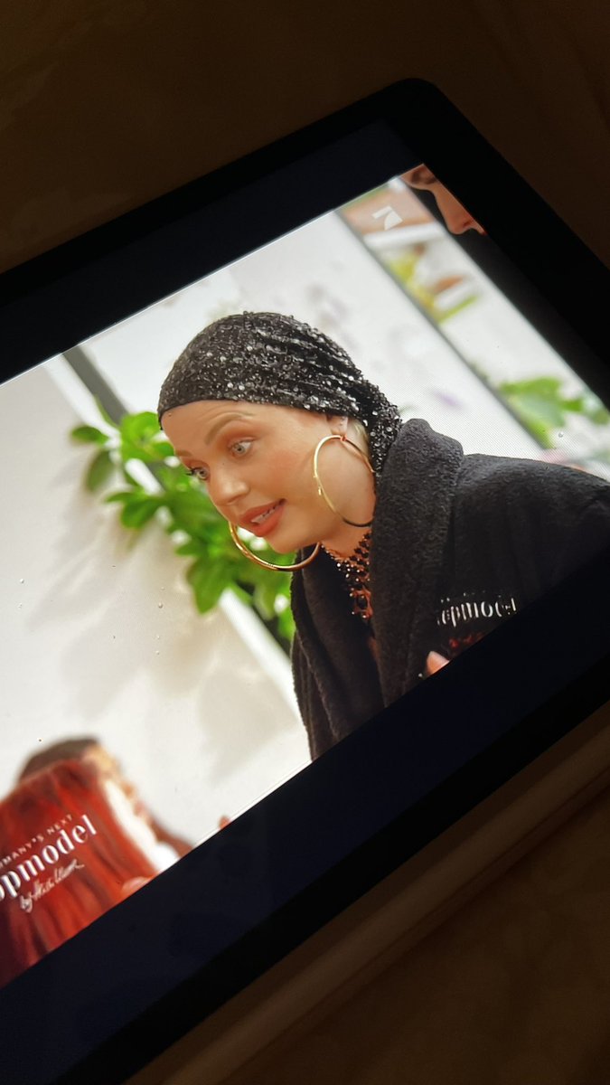 zklinaa's tweet photo. #GNTM DER INBEGRIFF VON SCHLANGE JUNGE WAS WAR DAS https://t.co/7JNS2DdXkK