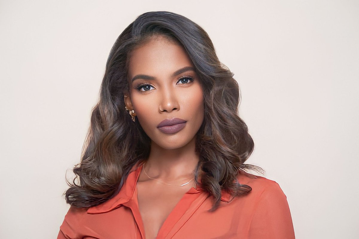 LaDawnDawnny's tweet photo. The Founder & CEO of The Lip Bar, Melissa Butler announced that her company is now the largest Black-owned makeup company in Target. She presented The Lip Bar on "Shark Tank" in 2015, but was rejected. #TheLipBar launched in 2011.
#MelissaButler #BlackHistoryMonth #TheLipBar #BHM https://t.co/pPEF8a9Hvc