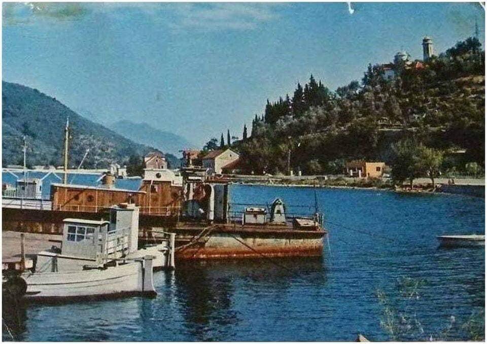 dondojovo's tweet photo. I u #BokaKotorska , u zalivu svetaca, je blažena #Catara. 😀 https://t.co/Hc5auuV80B