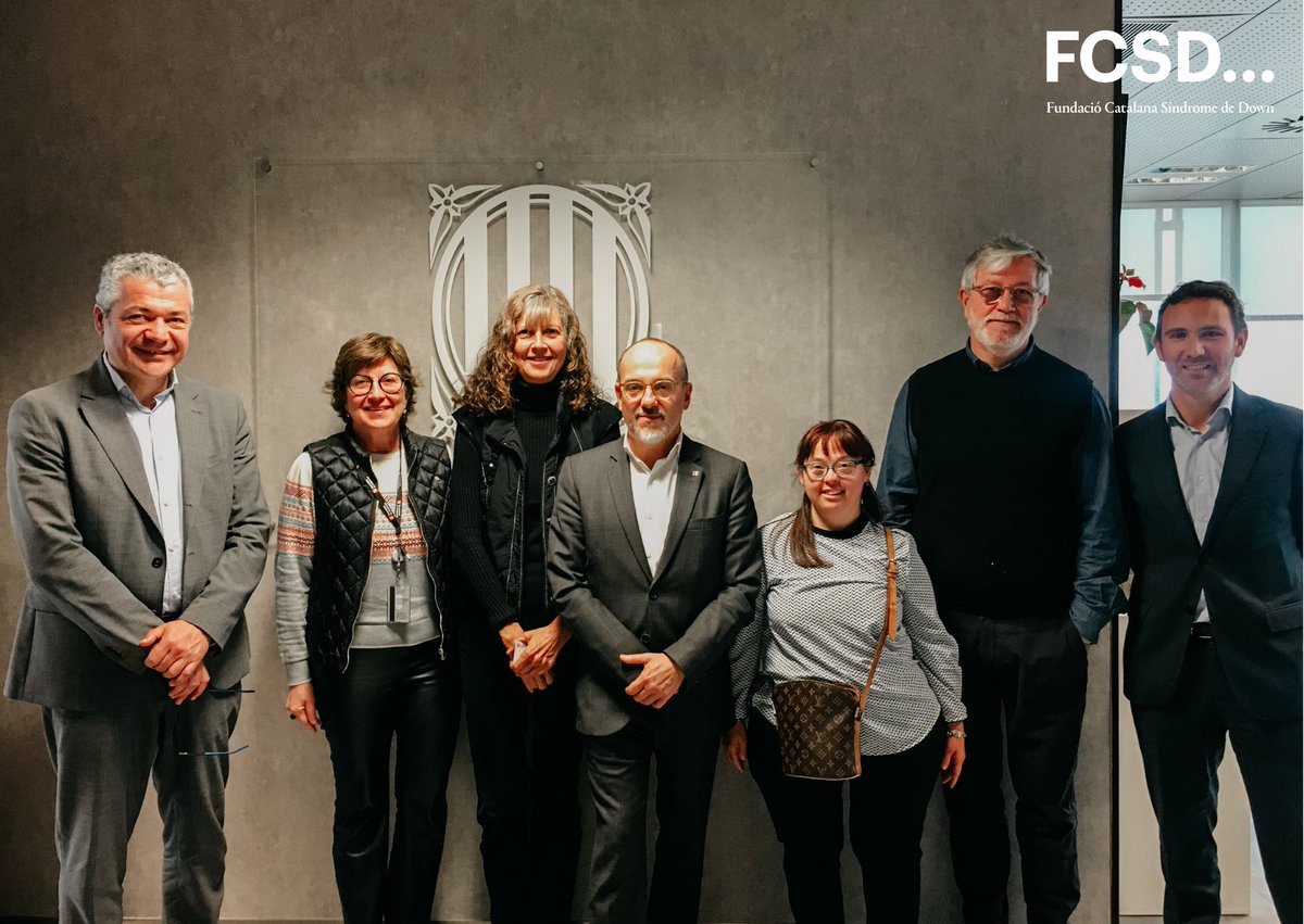 FCSDown's tweet photo. Avui la Katy Trias, en Pep Ruf i la Montserrat Vilarrasa de la @FCSDown ens hem reunit amb el Conseller @carlescampuzano, Conseller de @dsocialscat del @govern, i amb els membres del seu equip.🤝🏻
#dretsocials #dretshumans #síndromedown https://t.co/9qRpDvZOVC