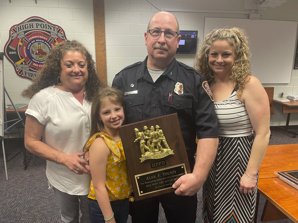 HPFD On Twitter Congratulations To FEO Alan Younts On His Retirement hpfd-on-twitter-congratulations-to-feo-alan-younts-on-his-retirement
