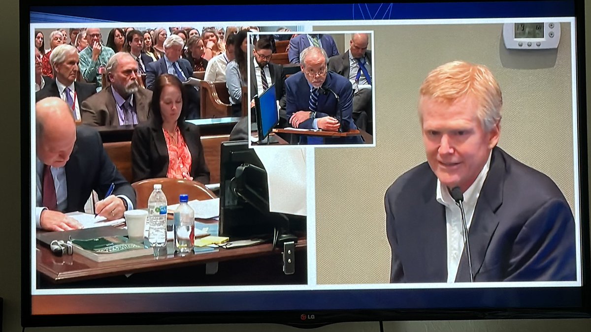 justanazmomma's tweet photo. And so it begins… Can the prosecution pull this off????. #MurdaughTrial #crossexam https://t.co/OFE9XeRpKq