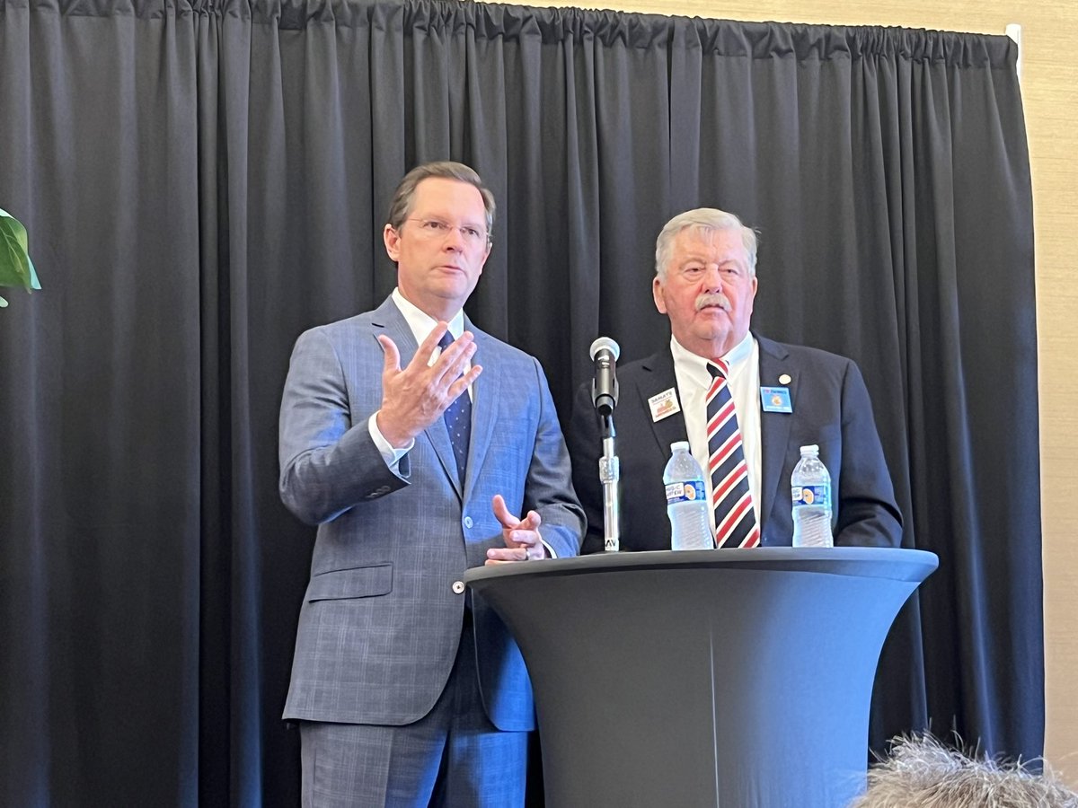 cmdpublishing's tweet photo. Great luncheon today @TennesseePress with guest speakers @CSexton25 and @ltgovmcnally both were very appreciative of the press and job we are doing! I also appreciate their thorough answers on several tough questions! @wherald #supportlocalnewspapers https://t.co/qqZhMVrvdN