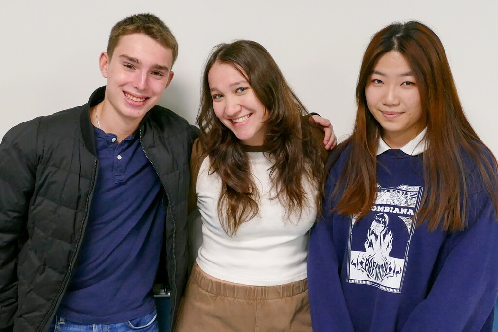Congrats to Advanced Science Research seniors Maya S., Stephanie W. and Lucas L. on making it to the final round of the NYC Junior Science &amp; Humanities Symposium! 🔬 ​​⁣
⁣
About 100 semifinalists from NYC competed for the 16 finalist spots, and three … instagr.am/p/CpBLSbEstzd/