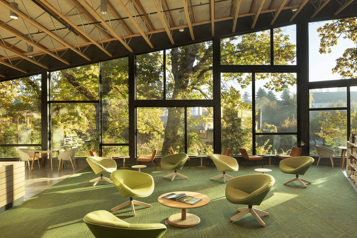 NeoCon_Shows's tweet image. With their natural shapes and undulating curves, @keilhauer’s Luno and Celia lounge chairs are integral features in the Ledding Library in Milwaukie, designed by @hackerarch. #NeoCon2023 #TogetherWeDesign #NeoConExhibitor