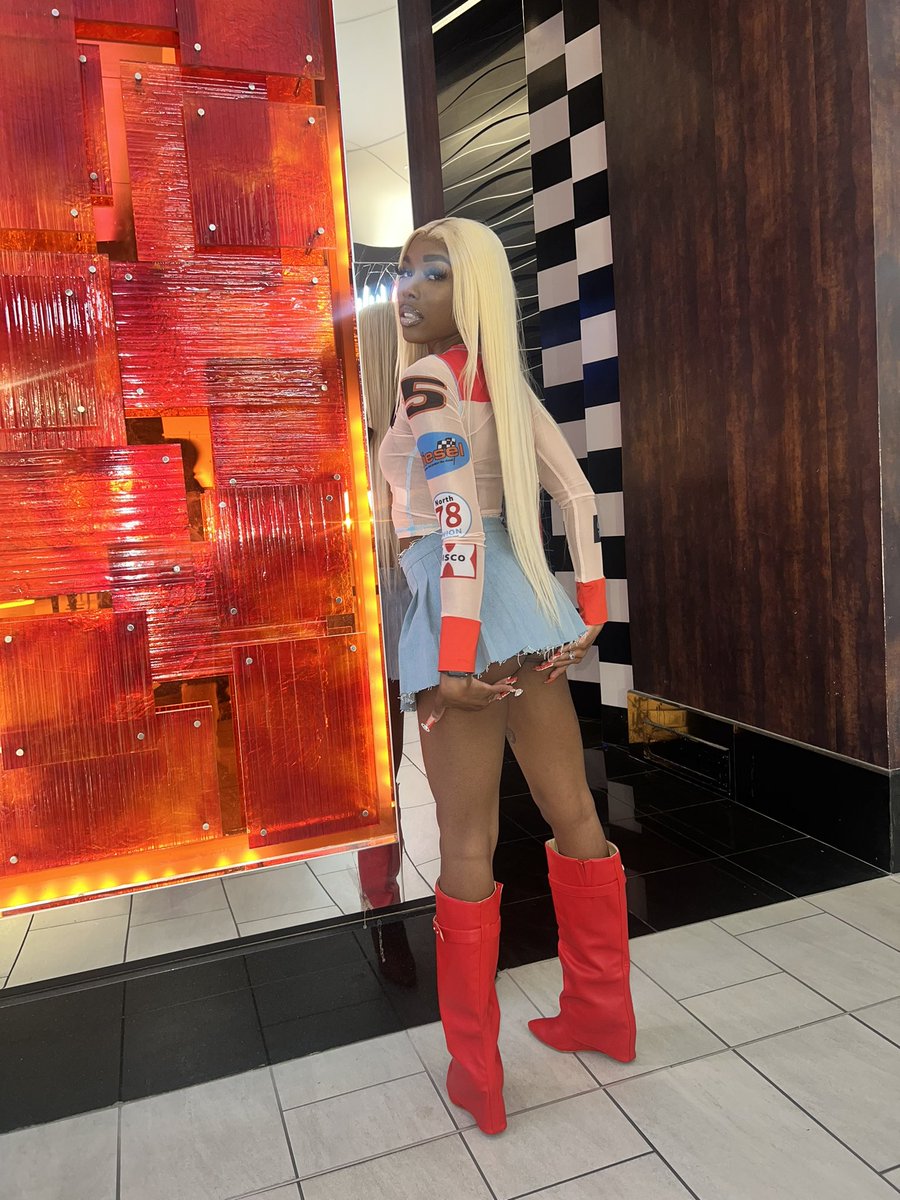 officialsashei's tweet photo. put that $hit on everyday from now on ❤️‍🔥 https://t.co/mQ3MNsEKHB