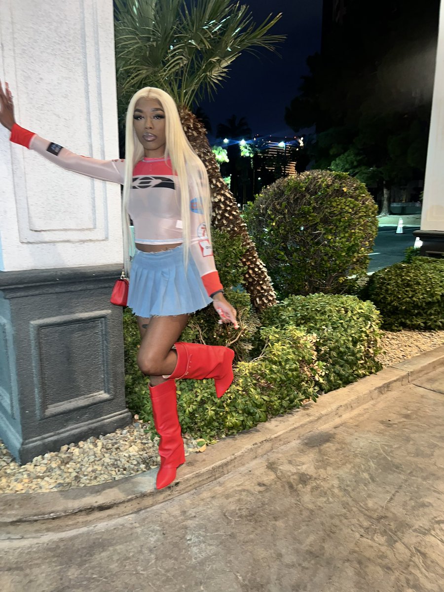 officialsashei's tweet photo. put that $hit on everyday from now on ❤️‍🔥 https://t.co/mQ3MNsEKHB