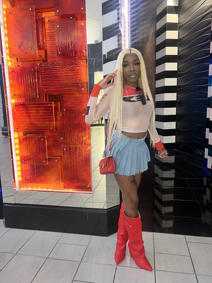 officialsashei's tweet photo. put that $hit on everyday from now on ❤️‍🔥 https://t.co/mQ3MNsEKHB
