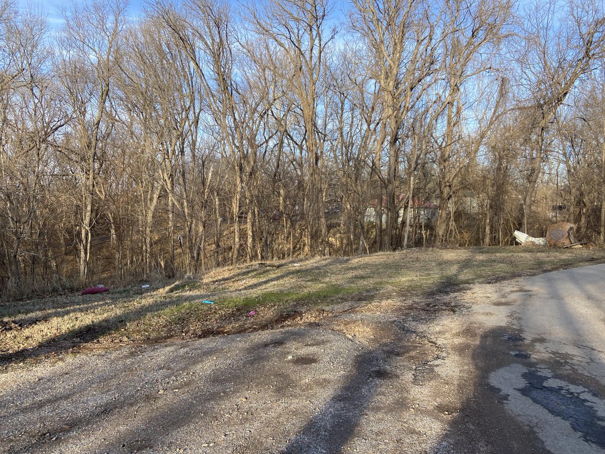 tracygrunden's tweet photo. Do you know someone looking for a great #property in #Vinita?   #realestate https://t.co/eEOrwVzAXq https://t.co/oQpIsXbjgp