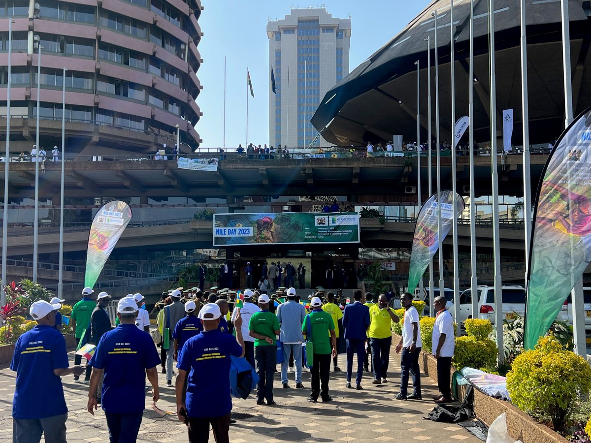 TBT #NileDay 2023 The theme was, “Deepening #NileCooperation: Sustainable Development in a Changing Climate” The day started with a Nile Day March from Uhuru Park to the @KICC_kenya. #NileDay 2023 was organized in collaboration with the Kenyan @minwater_sani. 
👇🧵