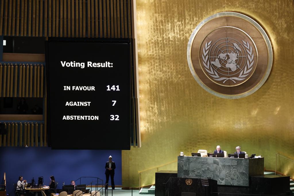 hadjalahbib's tweet photo. With an overwhelming majority of 141 @UN Member States, Belgium voted YES on the resolution "Just Peace". A YES, because the world needs peace and we cannot live in a world where our values, principles and international rules are flouted.
🇧🇪🇺🇳🇺🇦 https://t.co/iWa6hVoqs1
