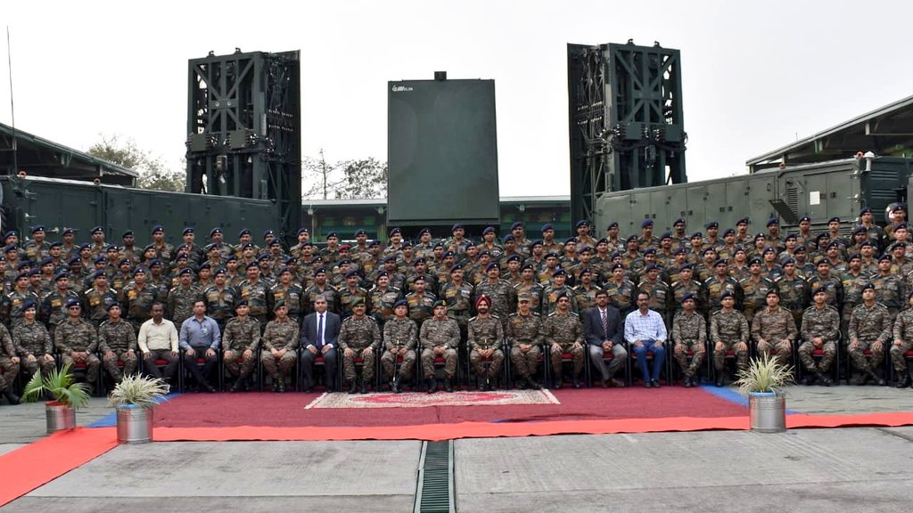 RitikMi55415944's tweet photo. #BREAKING First MR-SAM  regiment of Indian Army has been raised in Eastern India near LAC 🇮🇳

Devlop Jointly by India &amp; #Israel 🇮🇱 https://t.co/3FPoevw1mH
