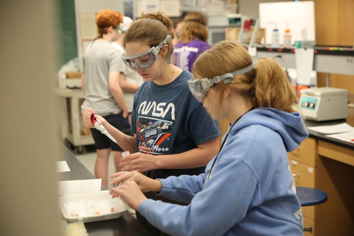 Missouri high school students are invited to apply for Life Sciences Quest, a summer residential program July 9-13, 2023. Thanks to funding from @MoAgriculture, the Life Sciences Quest program is FREE to all selected students! Apply by Monday, April 3: cafnr.missouri.edu/summer-academi…