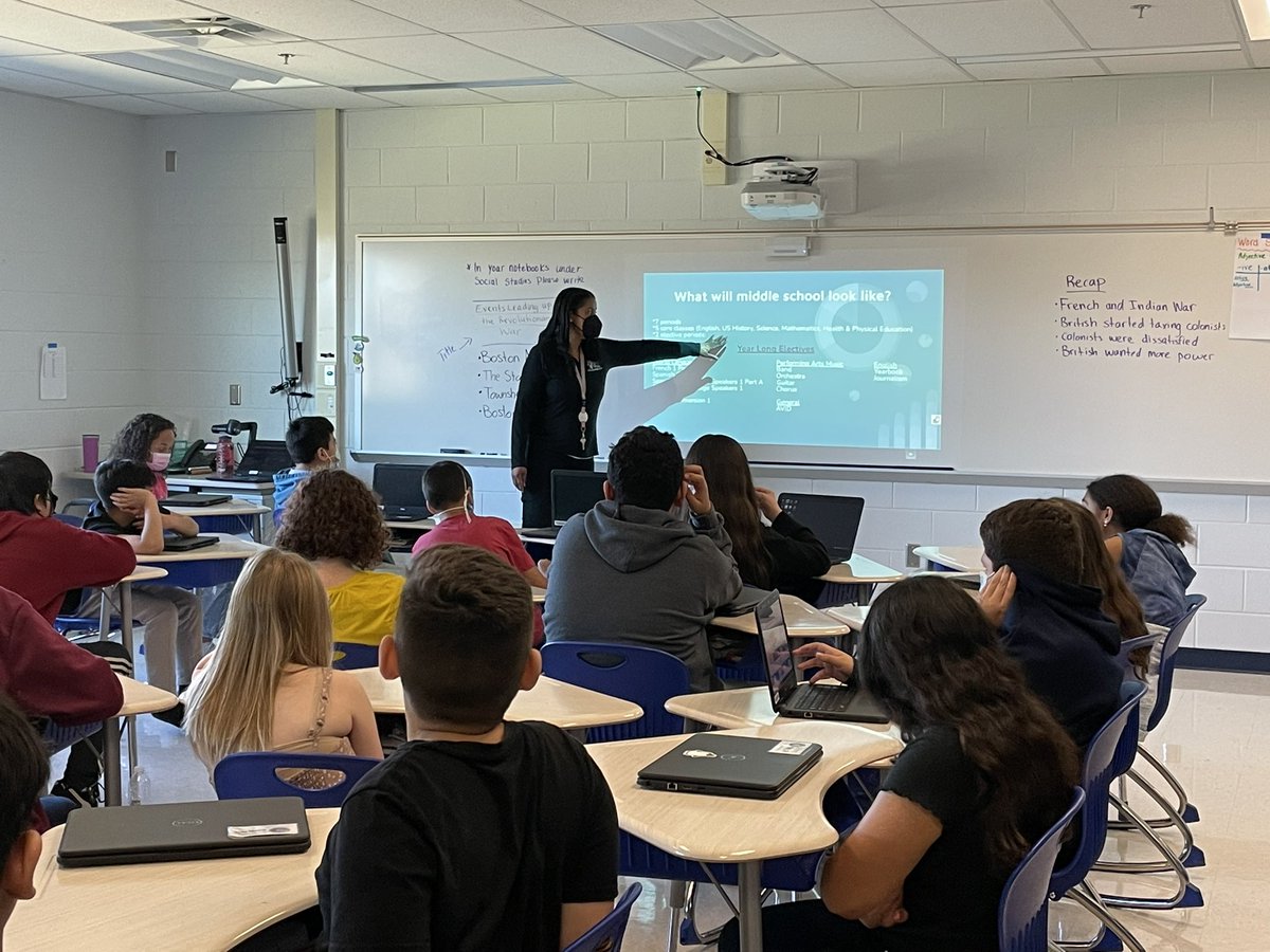 Selected our 7th grade classes today! Thank you <a href="/Sandburg_MS/">Sandburg MS</a> for visiting our 6th graders! #BucknellStrong <a href="/BucknellElem/">Bucknell Elementary</a>