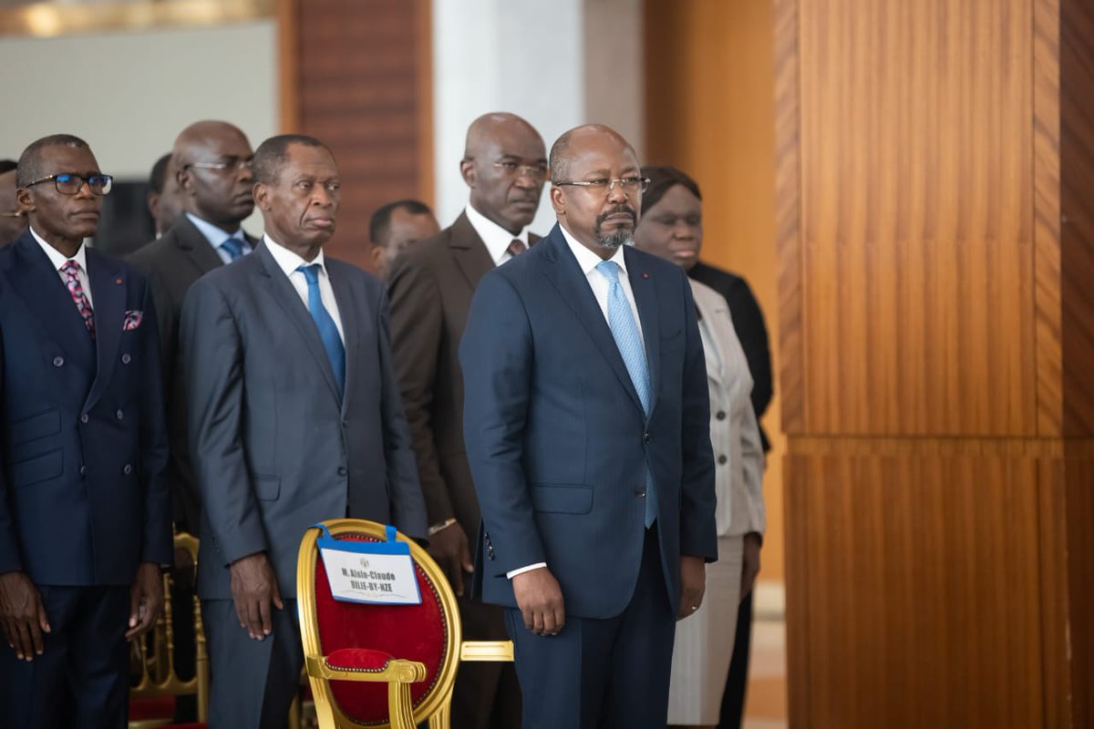 DKazasse's tweet photo. Mr le Premier Ministre Chef du Gouvernement.
#Gabonfor https://t.co/RdOQaVenzf