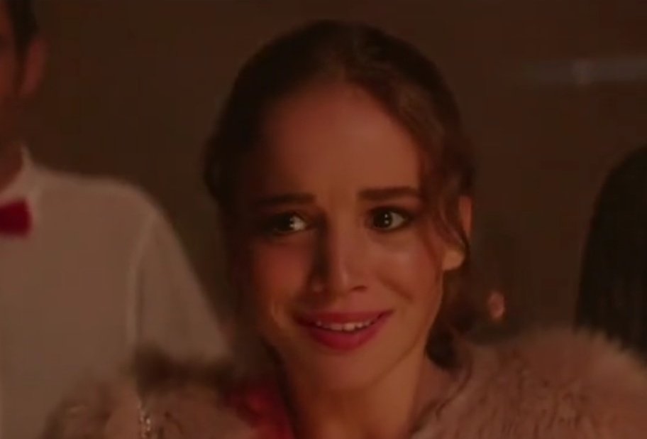 killingqueer's tweet photo. she looks like she could ruin my life if she wanted to and i look like i'd beg her to do it https://t.co/jTVjZWGJVp