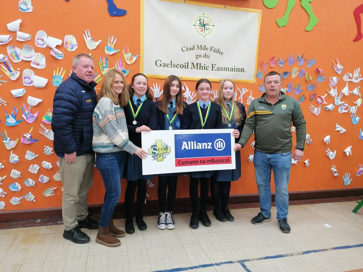 CumannNa's tweet photo. Presentation Listowel second place finishers in the Allianz Cumann na mBunscol  Tráth na gCeist competition @EmmetsCLG @AllianzIreland @cnambnaisiunta @Kerry_Official #Allianz https://t.co/rrm34CrHND