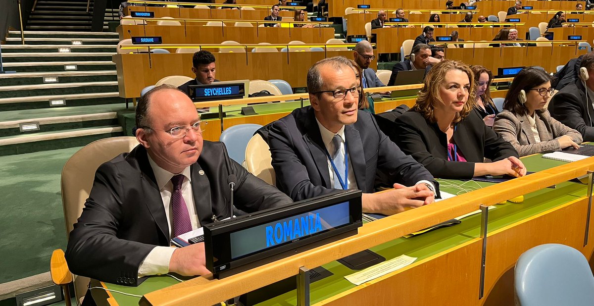 BogdanAurescu's tweet photo. I welcome the adoption with 141 votes, a large majority, the #UNGA Resolution on a comprehensive, just &amp; lasting peace in #Ukraine, co-sponsored by 🇷🇴. We will continue to urge RU to immediately&amp;unconditionally stop the war. We will also continue to fight RU’s impunity. https://t.co/r8nMPUpQif