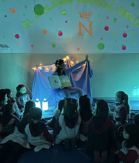 Un trocito de Reggio Emilia en Cartagena <a href="/colegionarval/">Colegio Narval</a> #reggionarra #nottedeiracconti #azul #hadas <a href="/RossellimacEDU/">Rossellimac EDU. 💭💡🙌🏻</a>